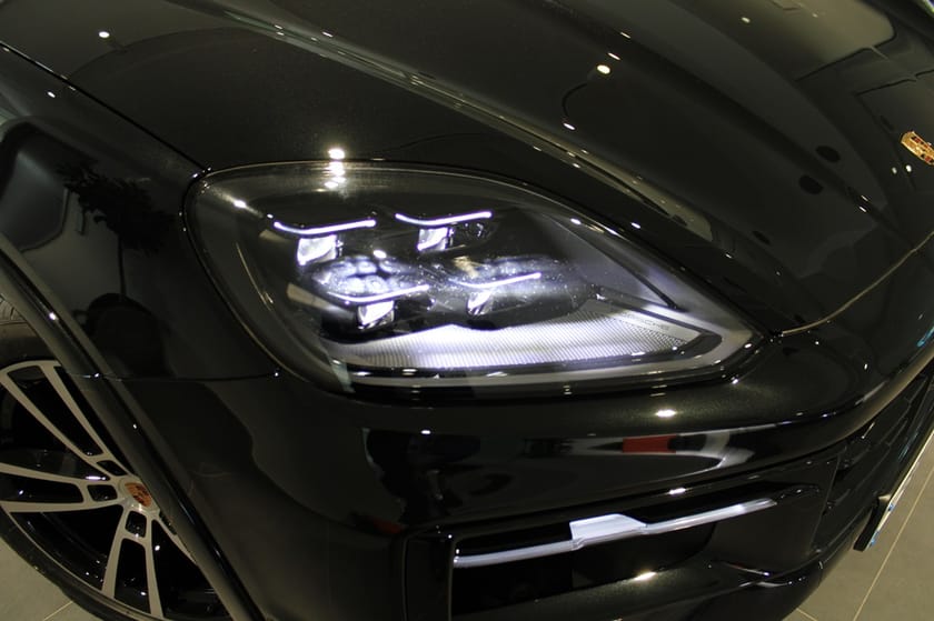 Bild 2 av Porsche Cayenne E-Hybrid BLACK EDITION