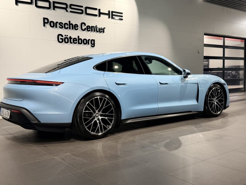 Bild 4 av Porsche Taycan frozenblue metallic /VAT/Leasbar