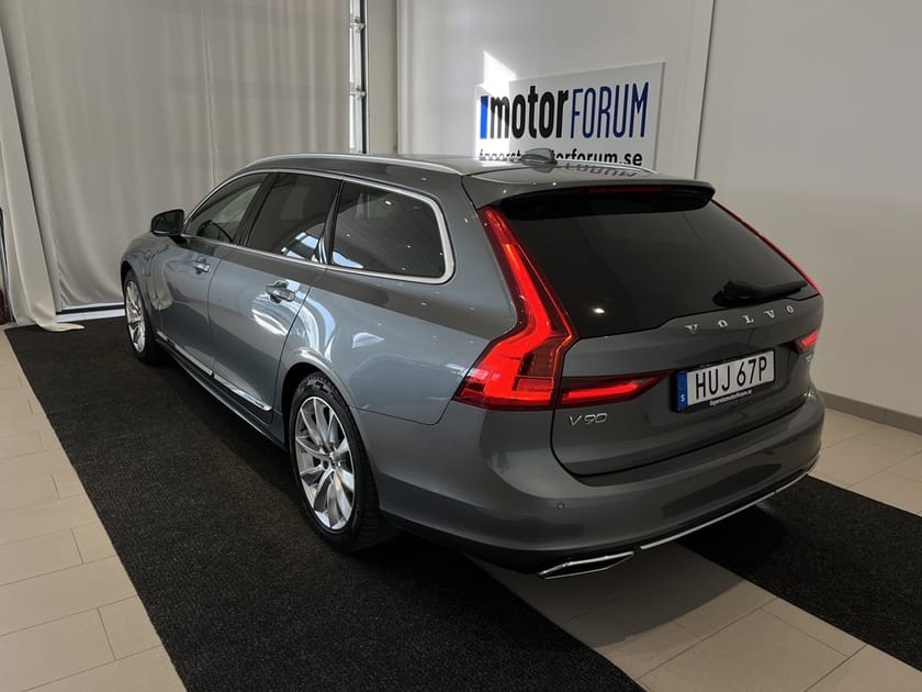 Bild 3 av Volvo V90 Recharge T8 AWD Inscription Pano, drag, v-hjul, vä