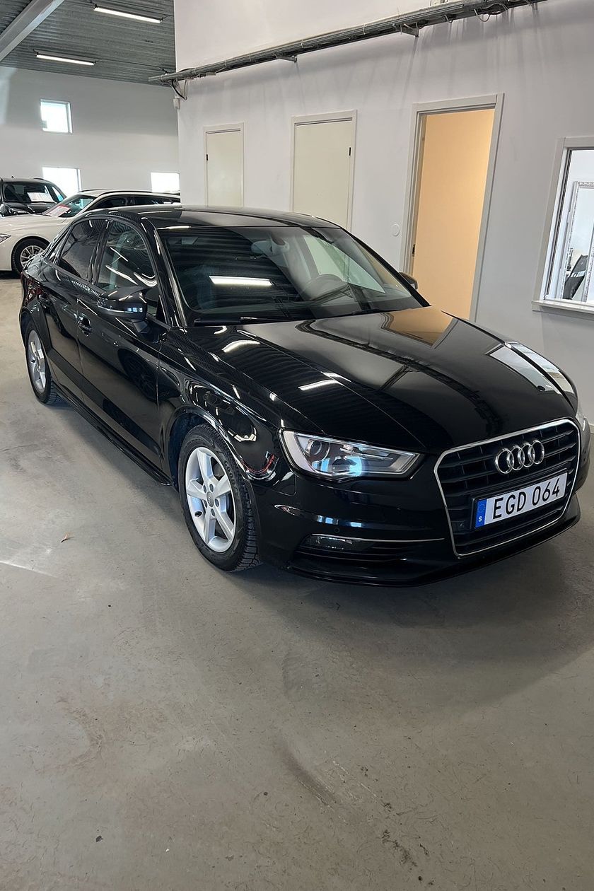 Bild 3 av Audi A3 Sedan 2.0 TDI 150hk Aut Ambition Backkamera