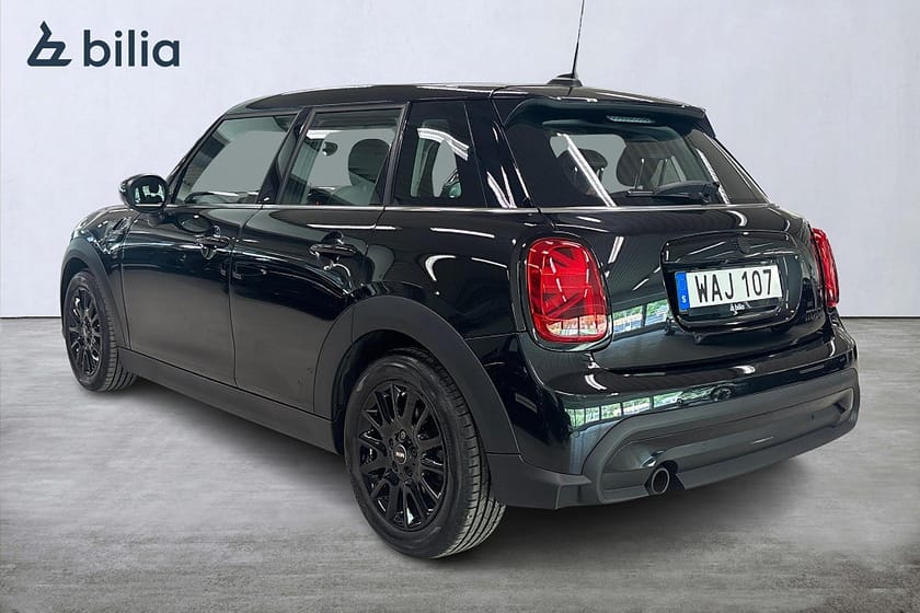 Bild 2 av MINI Cooper 5-dörrar | NAVI | BACKKAMERA | CARPLAY | LEATHERETTE |