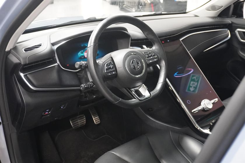 Bild 4 av MG Marvel R Performance Panorama Bose Högtalar System