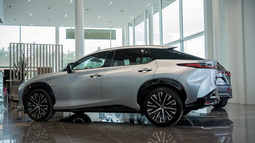 Bild 2 av Lexus RZ 500e Luxury Dragkrok / Vinterhjul / Serviceavtal