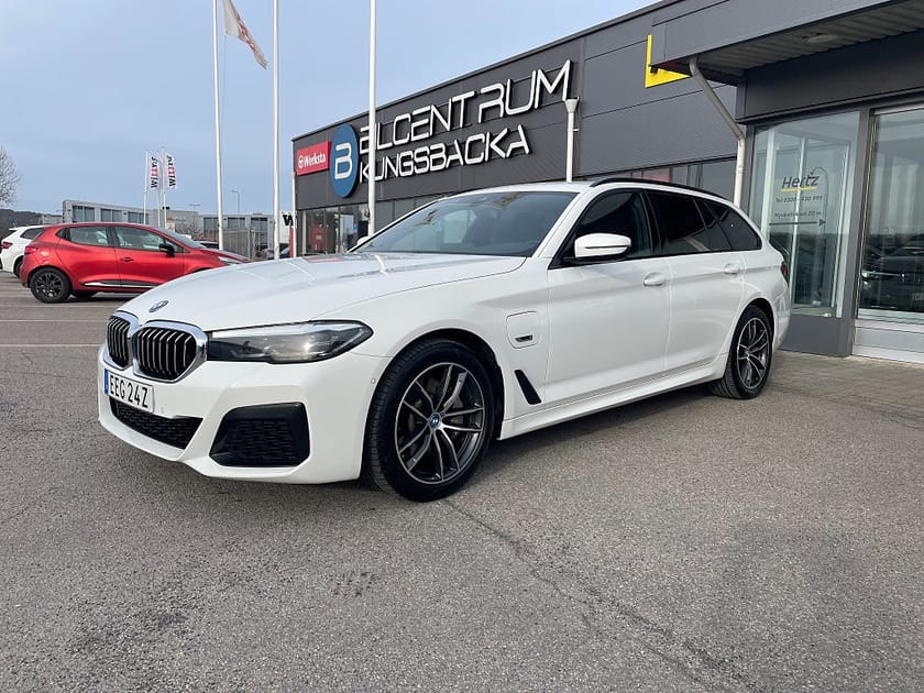 Bild 1 av BMW 530e xDrive Touring M Sport, Drag, Läder, Tonade rutor, Backkamera