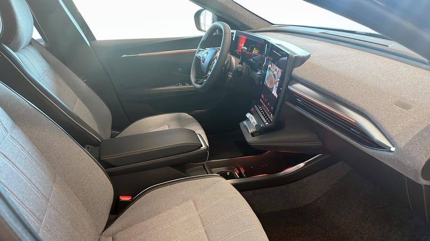 Bild 3 av Renault Scenic E-Tech Techno 87 kwh long range