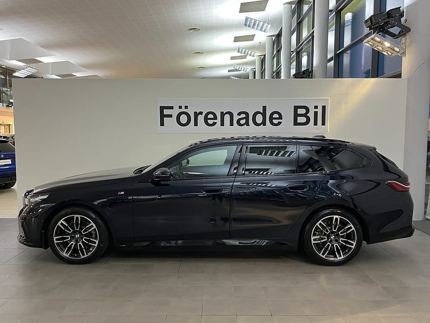 Bild 3 av BMW 530e xDrive Touring 4,95 ränta M Sport Drag H/K Panorama
