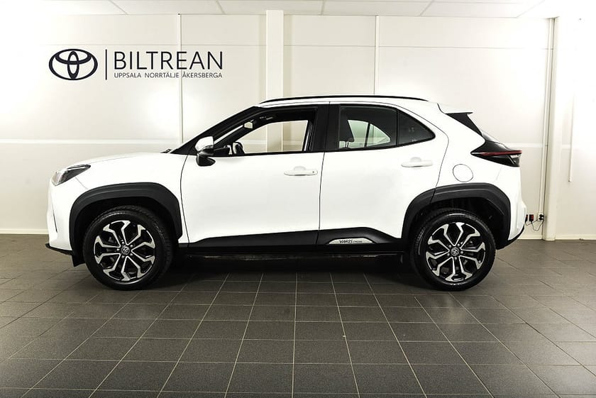Bild 2 av Toyota Yaris Cross Hybrid AWD-i 1,5 Elhybrid AWD Active Plus Bränslevärm Backkamera