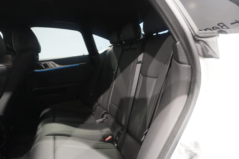 Bild 5 av BMW i4 eDrive40 Gran Coupé M Sport Drag Aktiv Fartpilot HiFi Rattvärme