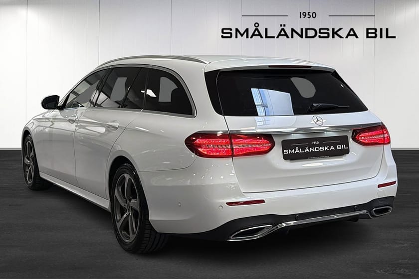 Bild 3 av Mercedes-Benz E 220 T d 4MATIC AMG Line Panorama Drag 194hk