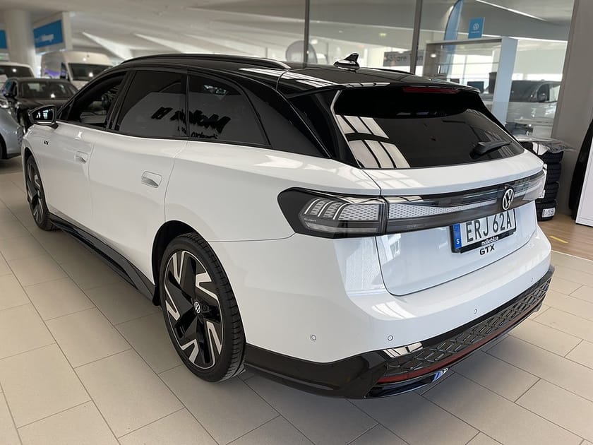 Bild 4 av Volkswagen ID.7 GTX Tourer 340 HK Editon Panorama | 21"