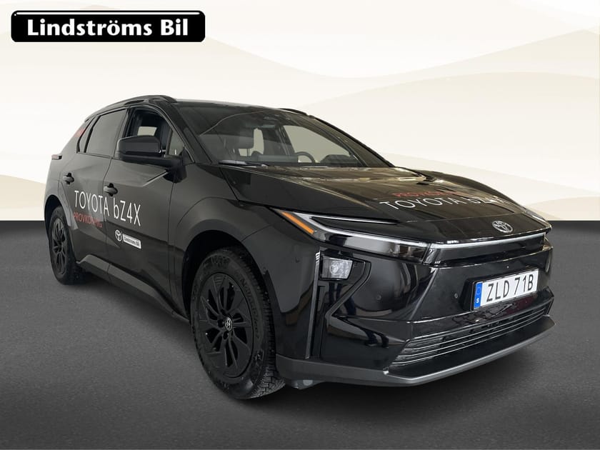 Bild 3 av Toyota bZ4X AWD Executive 73.1 kWh 343hk S&V-Hjul JBL Moms