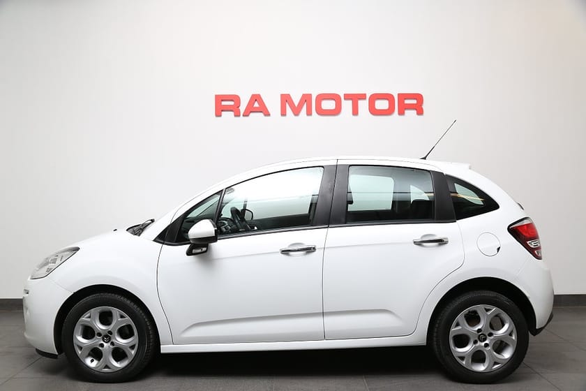 Bild 3 av Citroën C3 1,2 VTi 82hk PureTech 5D Pano Nybesikt Motorvärmare