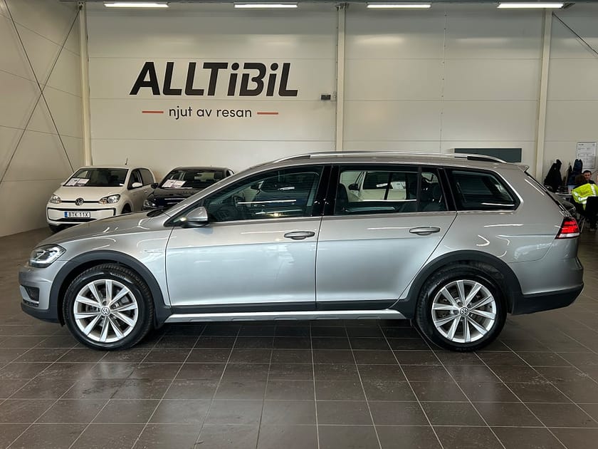 Bild 3 av Volkswagen Golf Alltrack 2.0 TDI 4Motion Executive Kamera/Drag/Värmare/Massage