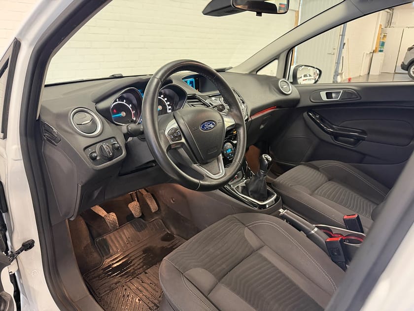 Bild 5 av Ford Fiesta 5-dörrar 1.0 EcoBoost Titanium | NyServad | NyBesiktiga