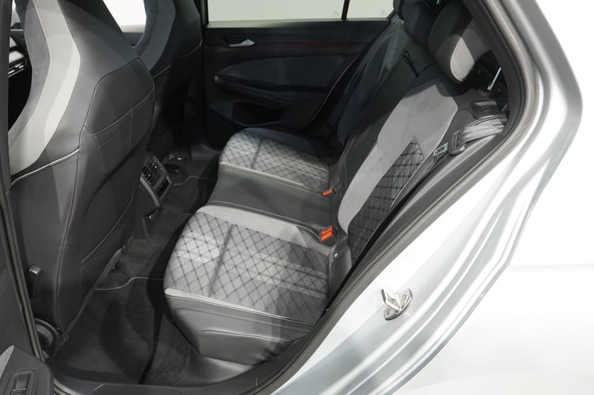 Bild 5 av Volkswagen Golf 1.5 eTSI R-Line / Drag / Kamera MM!