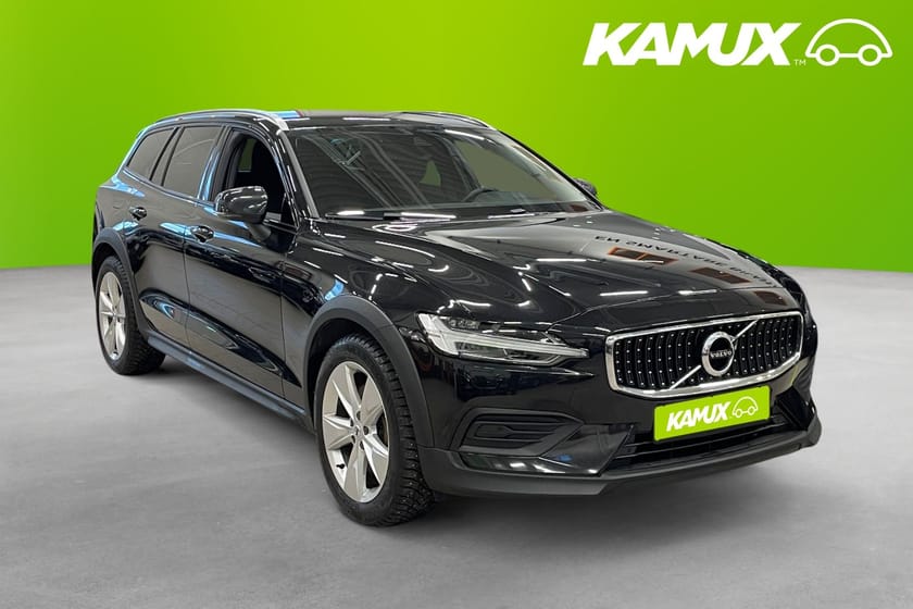Bild 1 av Volvo V60 Cross Country B4 AWD Momentum B-kam Carplay Drag H/K