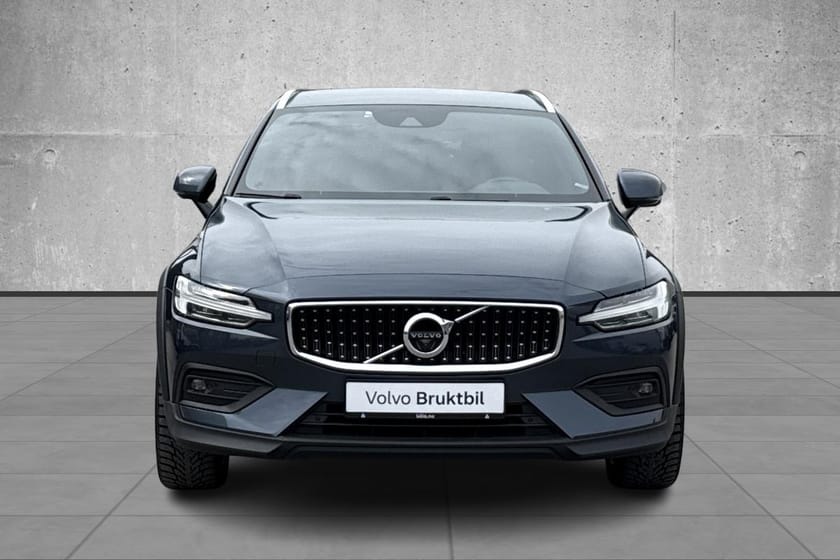 Bilde 2 av Volvo V60 Cross Country //D4 AWD // H &K // 360 // Krok // 24MND GARANTI