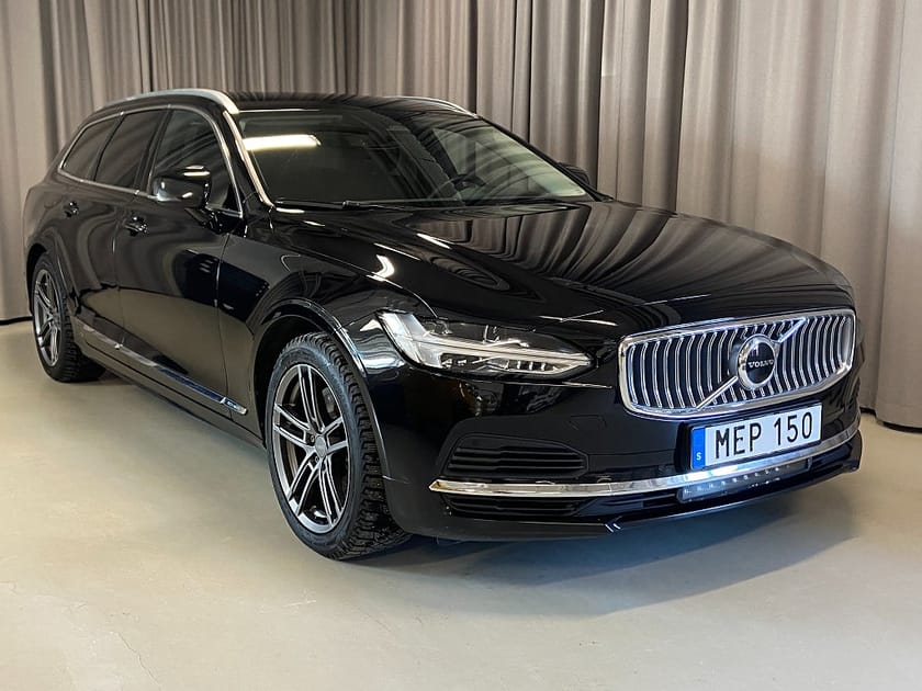 Bild 1 av Volvo V90 Recharge T6 350hk AWD Core Bright Pvärm Drag Navi