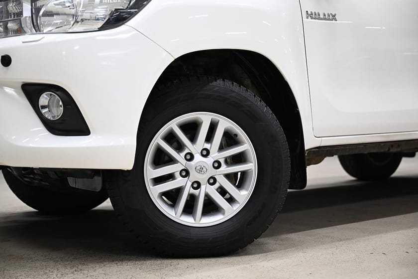 Bild 3 av Toyota Hilux Extra Cab 2.4 AWD 150HK Kåpa|Drag|Värmare|Backkamera|EnÄgare|Moms