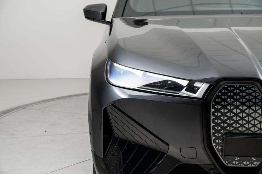 Bilde 4 av BMW iX xDrive40 Fully Charged ACC/H&K/Krok/360º/Pano/HUD