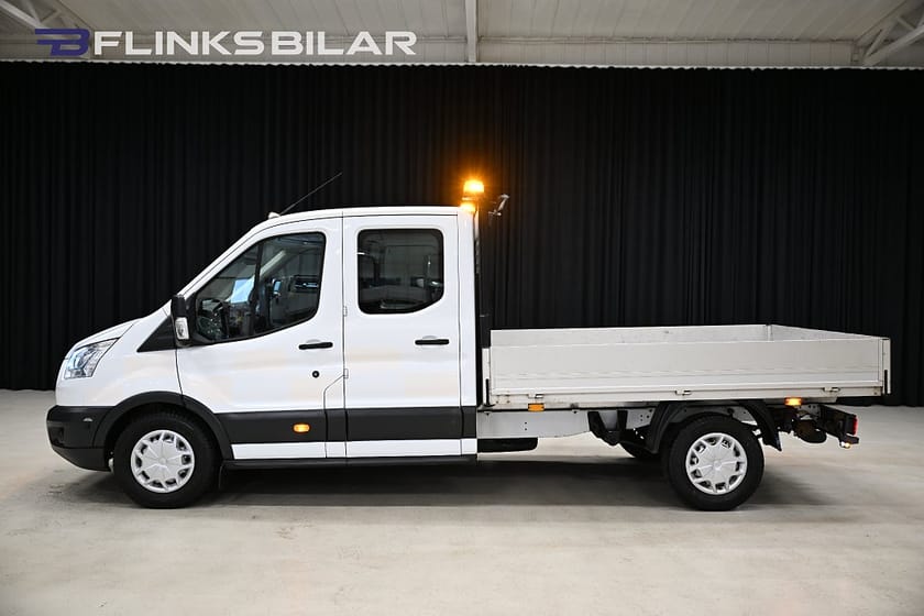 Bild 2 av Ford Transit 350 Chassi Dubbelhytt 170HK Dubbelhytt|Flak|Drag|Värmare|NyKamrem|Leasbar