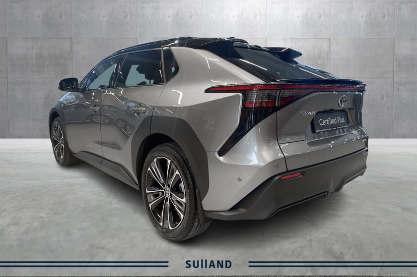 Bilde 3 av Toyota bZ4X EXECUTIVE BI-TONE, LYST INTERIØR, SJEKK KM.STAND!