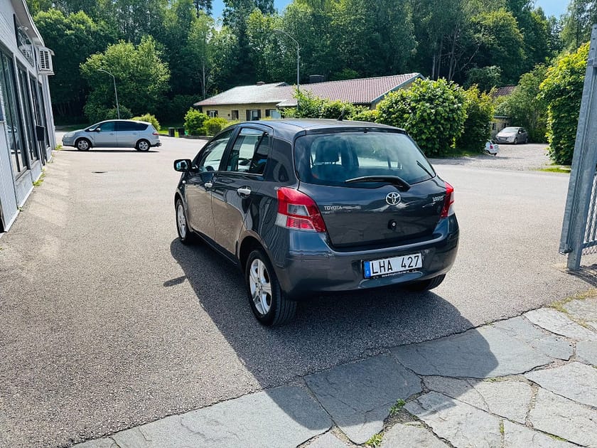 Bild 4 av Toyota Yaris 1.0 VVT-i 69HK 5-D / VÄRMARE
