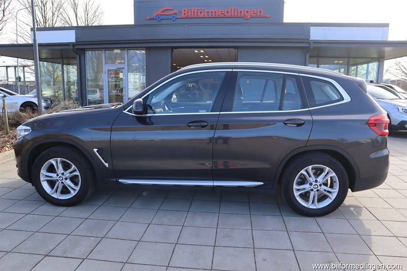 Bild 1 av BMW X3 xDrive20d 190hk X line Dieselvärmare drag Navi 1 brukare