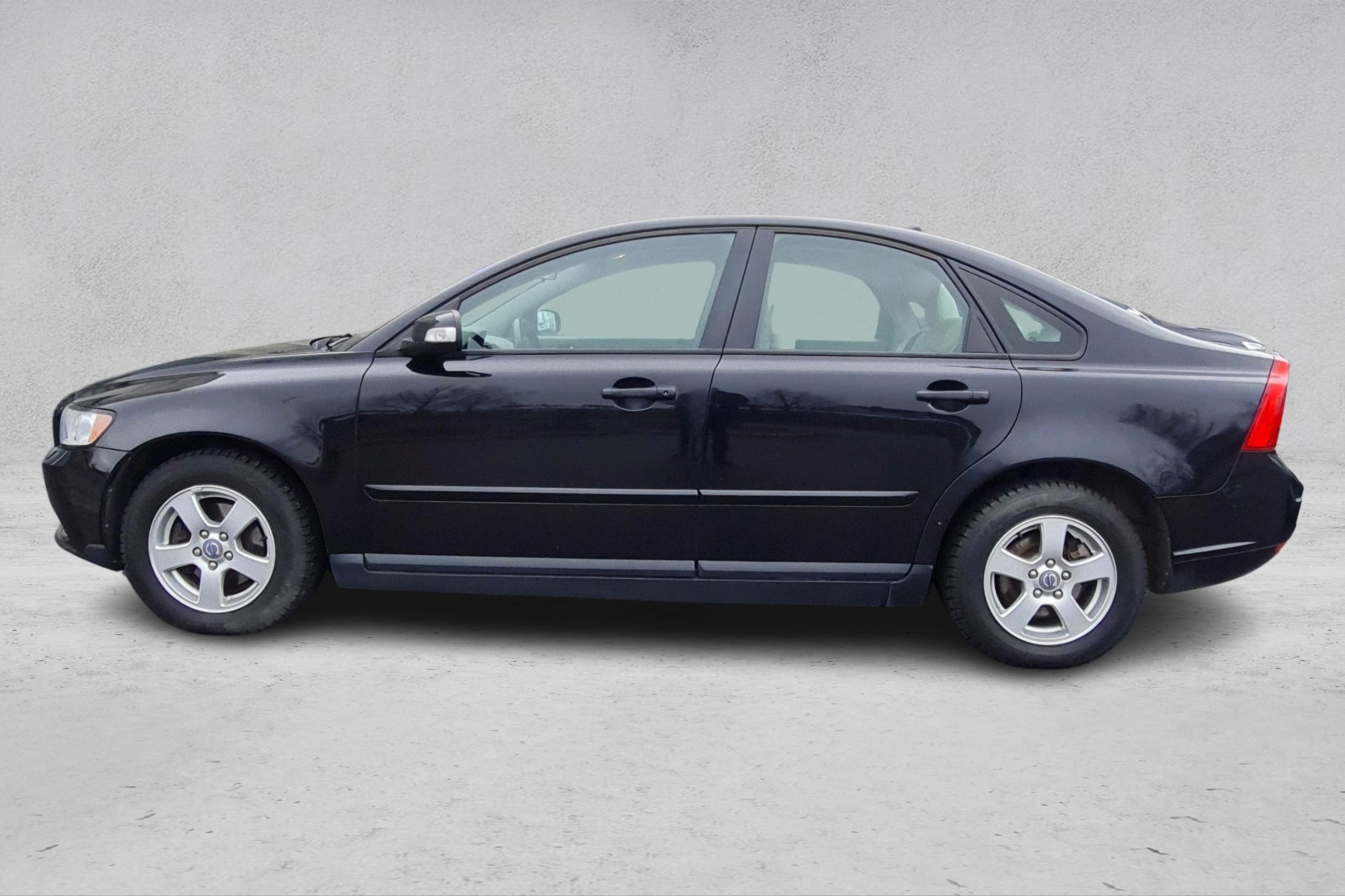 Thumnail bilde 2 av Volvo S40