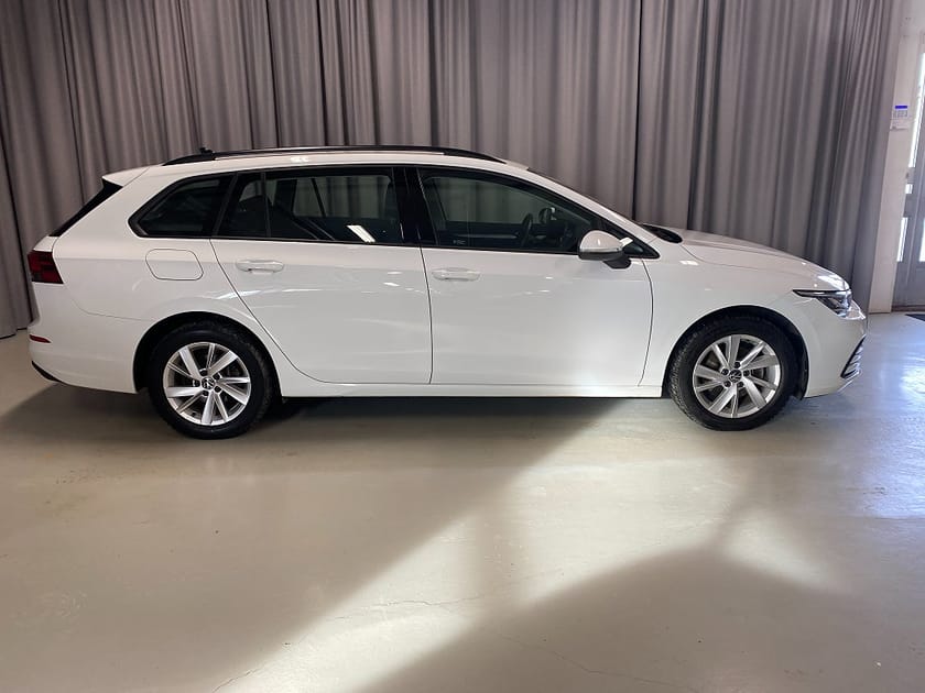 Bild 3 av Volkswagen Golf Sportscombi 1.5 eTSI 150hk Automat