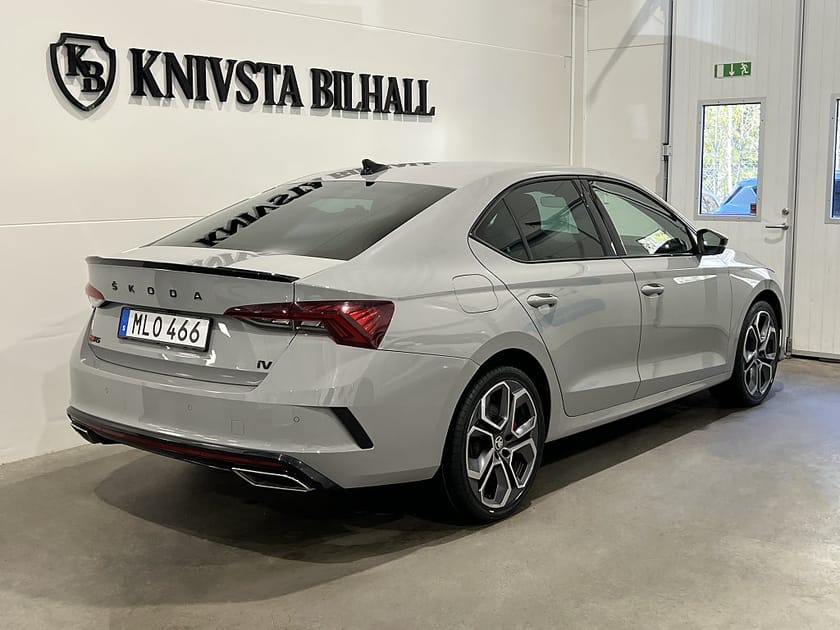 Bild 4 av Škoda Octavia RS iV Skoda DSG Cockpit Canton Värmare 245hk