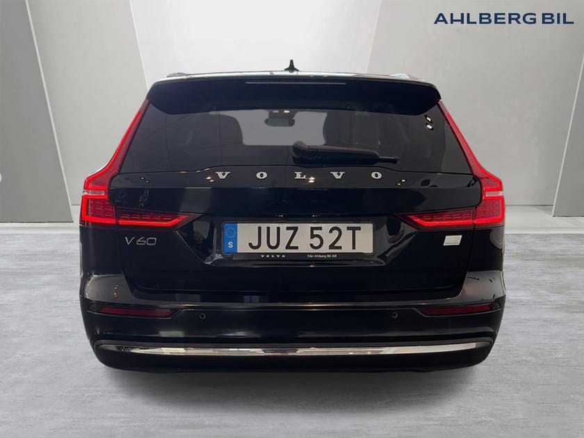 Bild 4 av Volvo V60 Recharge T6 Core Edition. Backkamera, Navi, Adaptiv farthållare, Tonade rutor, Elstolar med minne.