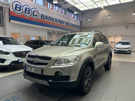 Chevrolet Captiva 3.2 V6 AWD PDC/ 7-sits/Skinn/ Endast 9182 Mil