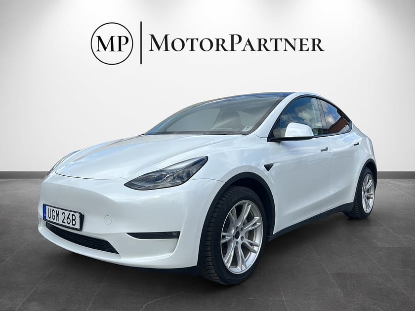 Bild 4 av Tesla Model Y Long Range AWD Autopilot Dragkrok MOMS 514hk