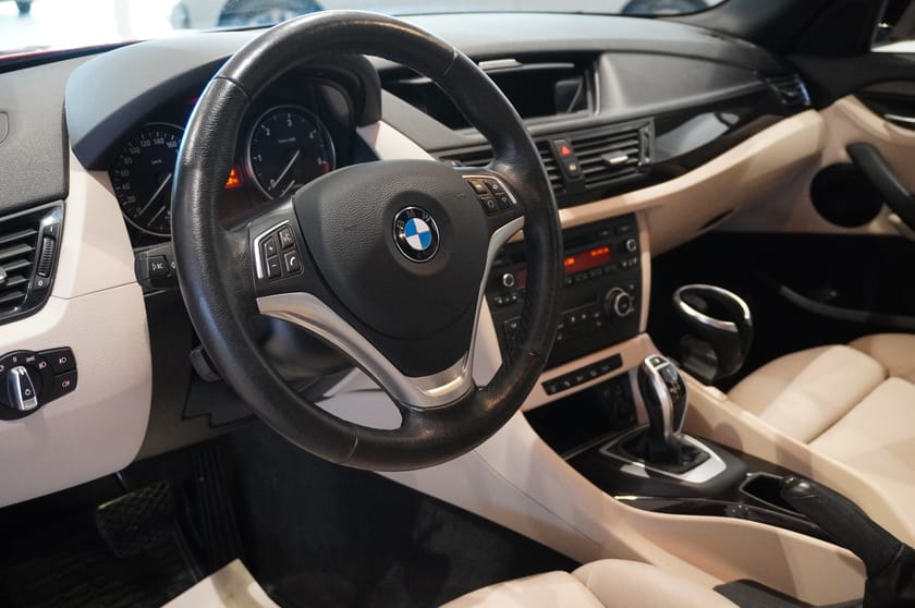 Bild 2 av BMW X1 xDrive18d Steptronic xLine Läder 143hk