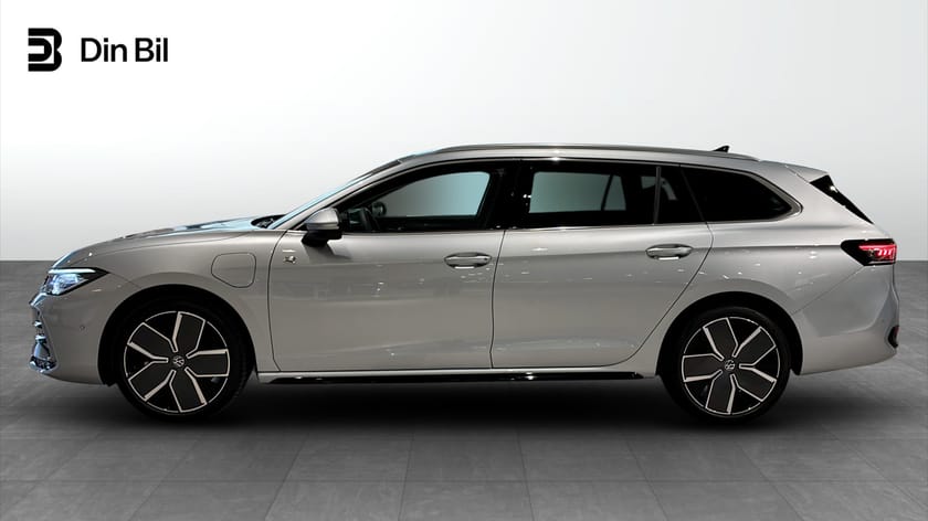 Bild 2 av Volkswagen Passat Variant eHybrid 272 DSG6 R-LINE