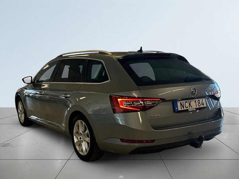 Bild 5 av Škoda Superb Kombi Skoda 2.0 TDI 4x4 SCR Businessline Drag D-värm CANTON