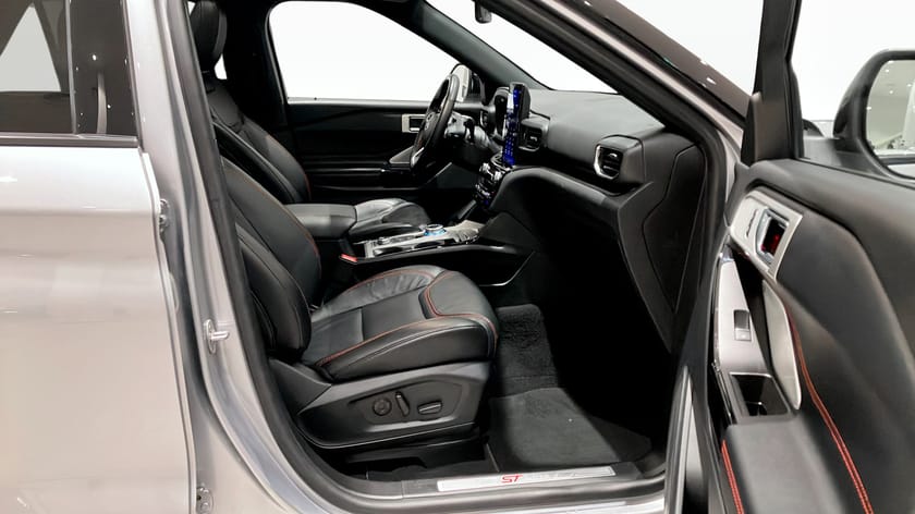 Bild 3 av Ford Explorer Plug-In Hybrid PHEV V6 457HK ST-LINE 7-SITS PANO DRAG