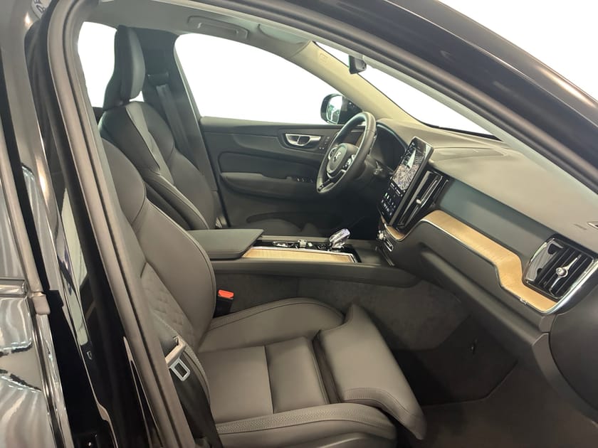 Bild 4 av Volvo XC60 T6 Plus Dark Nordic Edition