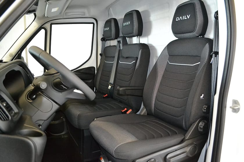 Bild 5 av Iveco Daily 35-140 Van 35 2.3 JTD 136hk 12m3 Aut Värmare Kamera OMG Leverans
