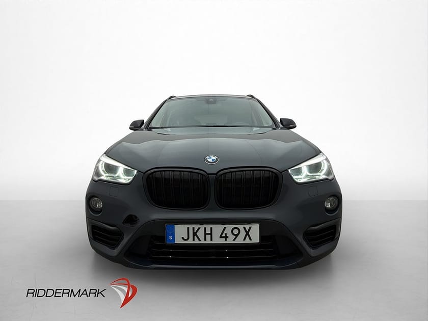 Bild 2 av BMW X1 xDrive20d Sport line 190hk HUD Navi Sensorer Dragkrok
