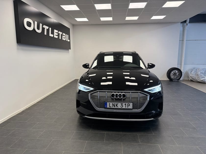 Bild 4 av Audi e-tron 55 quattro 408hk Luftfjädring  Backkamera Cockpit