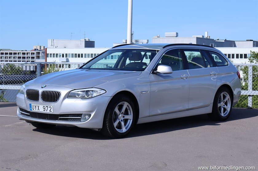 Bild 2 av BMW 525d xDrive Touring 525 Automat Rattvärme Drag Nyservad