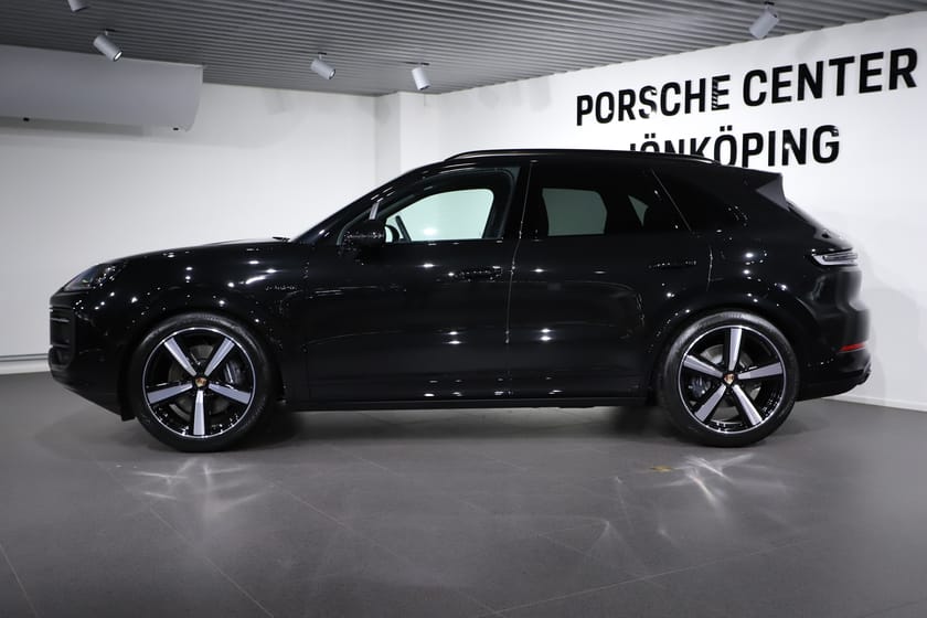 Bild 2 av Porsche Cayenne E-Hybrid Black Edition