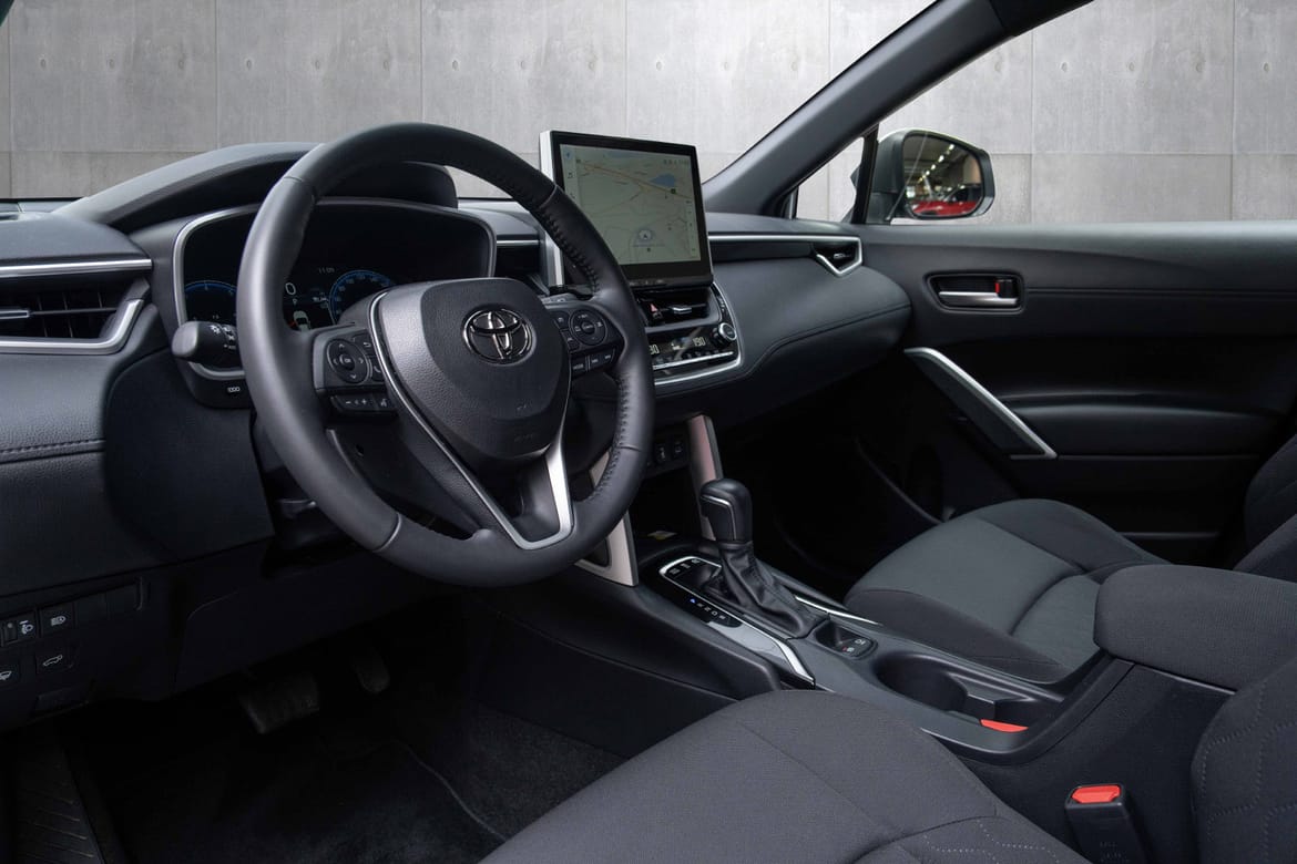 Toyota Corolla Cross Hybrid AWD-i e-CVT, 197hp, 2024