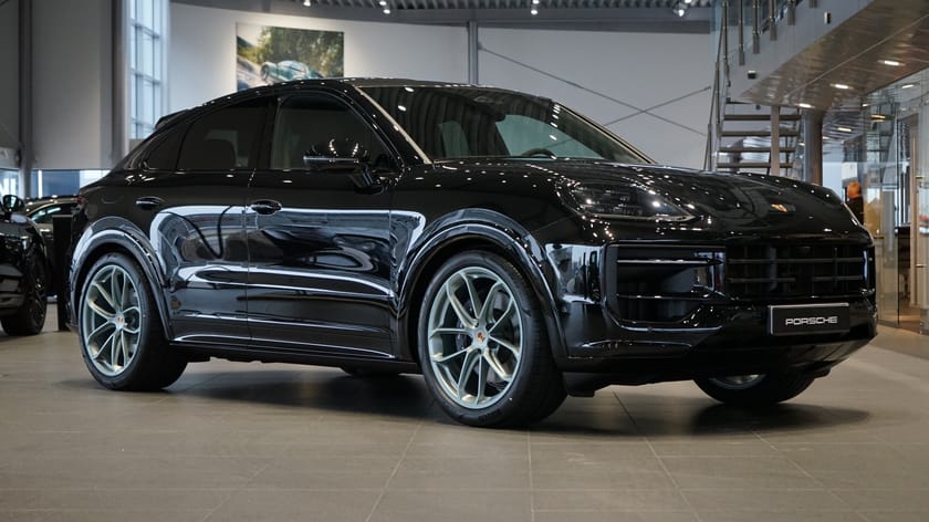 Bild 1 av Porsche Cayenne E-Hybrid Coupé – Black Edition Lättviktssportpaket