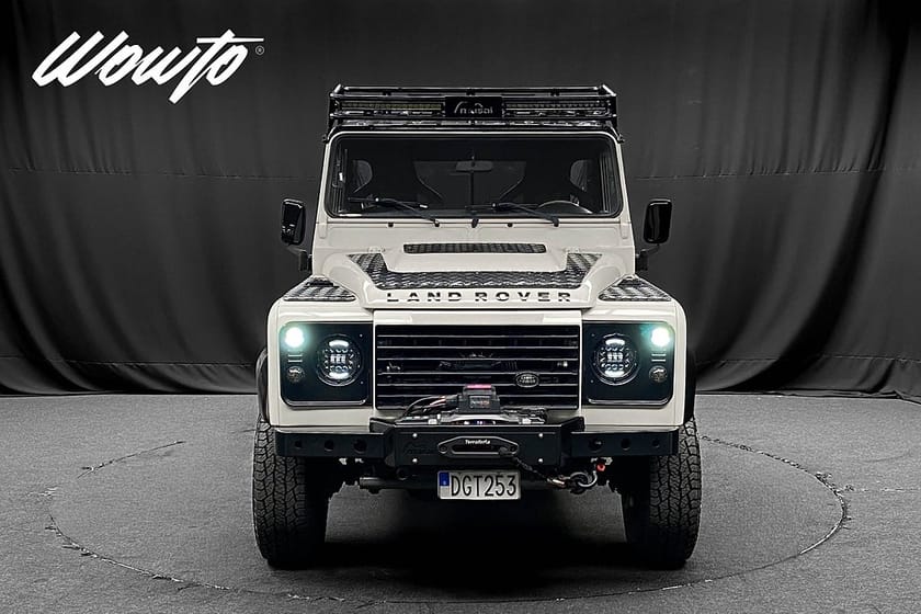 Bild 2 av Land Rover Defender 110 Pick Up TD4 Puma Pick-Up /Skalstolar/Se Spec/4.95%