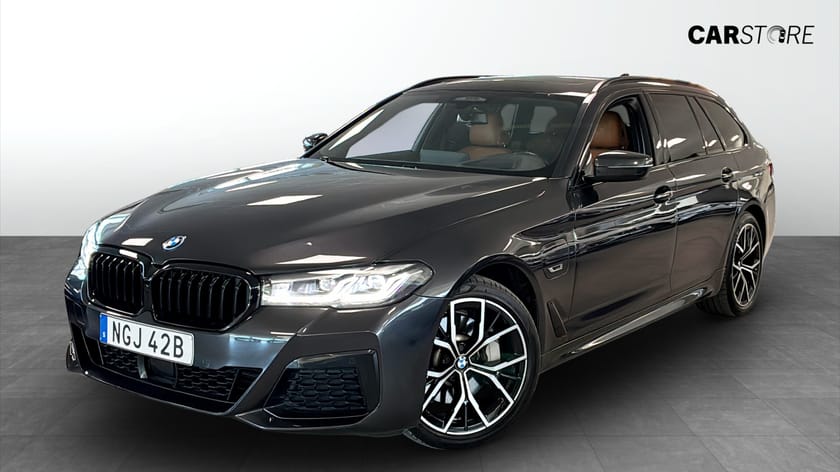 Bild 1 av BMW 530e xDrive Touring M-SPORT 292HK DRAG PANO HUD