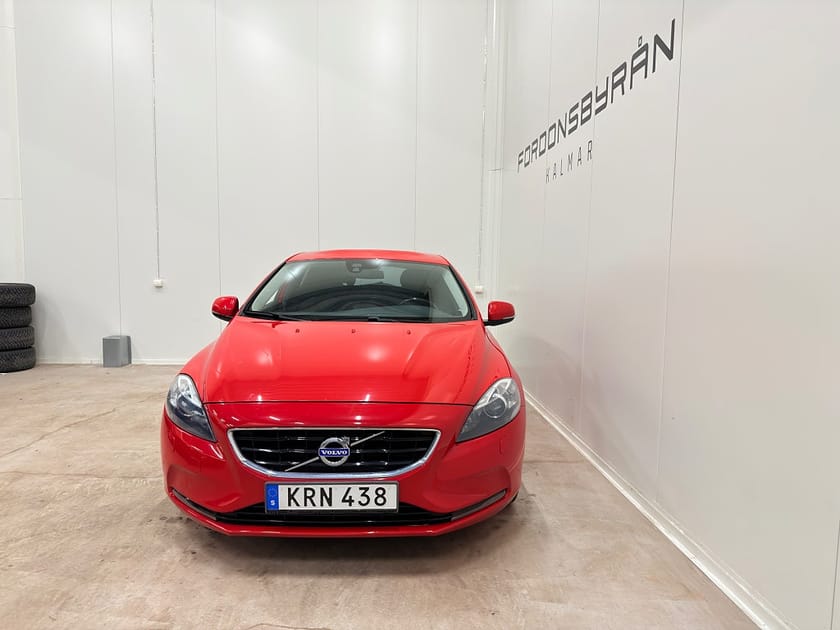 Bild 4 av Volvo V40 D2 115HK Momentum D-värm Drag Ny-kamrem