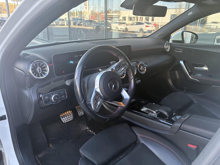 Bild 4 av Mercedes-Benz A 200 AMG 7g-DCT Widescreen Amblight Kamera